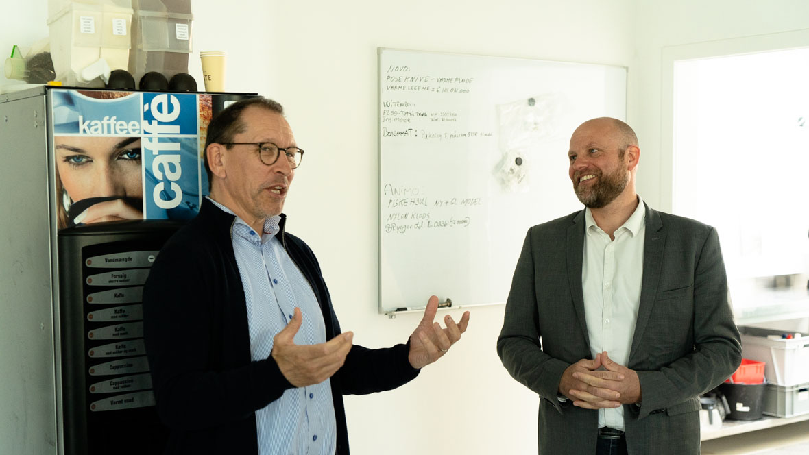 Borgmester i Vordingborg Kommune Mikael Smed sammen med direktør for Delicate Coffee Henrik Bolvig Nielsen
