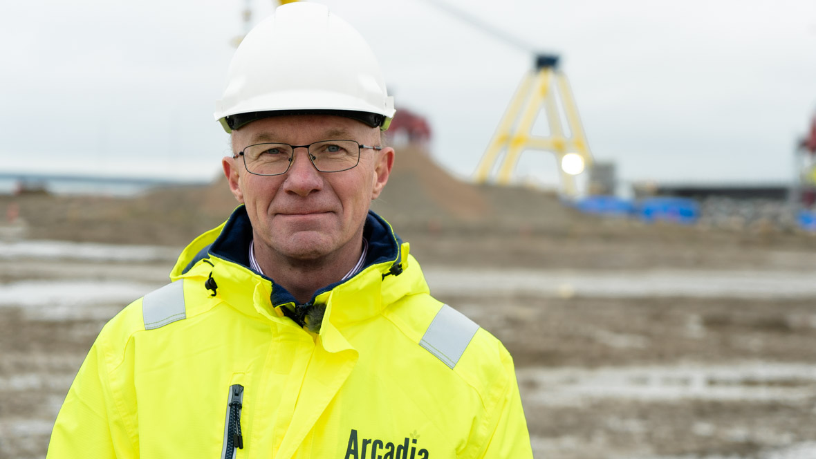 Arcadia eFuels plant manager Martin Nielsen står der hvor det fremtidige Power-to-X-anlæg bliver konstrueret.